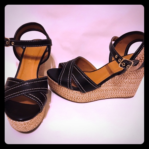 Tan & Black Wedges 💕 - Picture 1 of 6